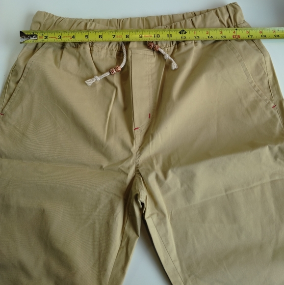 Shorts - Picture 2 of 6